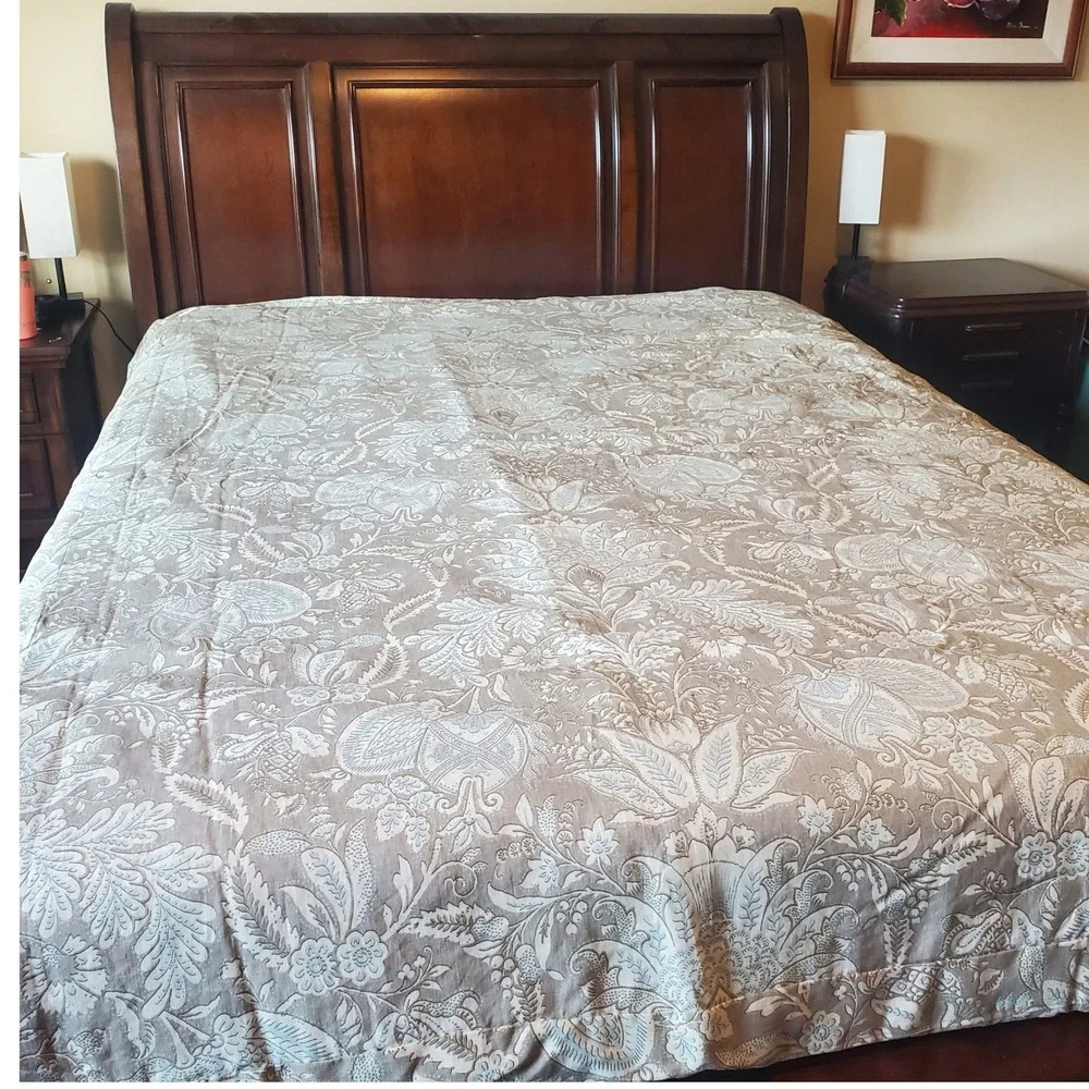 Carleton V Linen Fabric Homemade Bed Cover Comforter Ruffled Beige 89x87 Unused